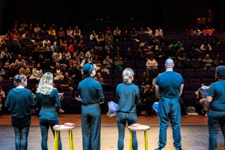 18 worden in de jeugdzorg, jongeren delen hun verhaal